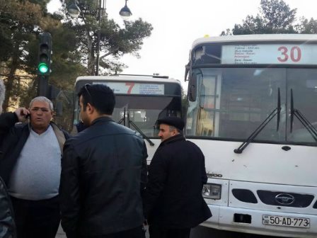 Sumqayıtda avtobus qəzası