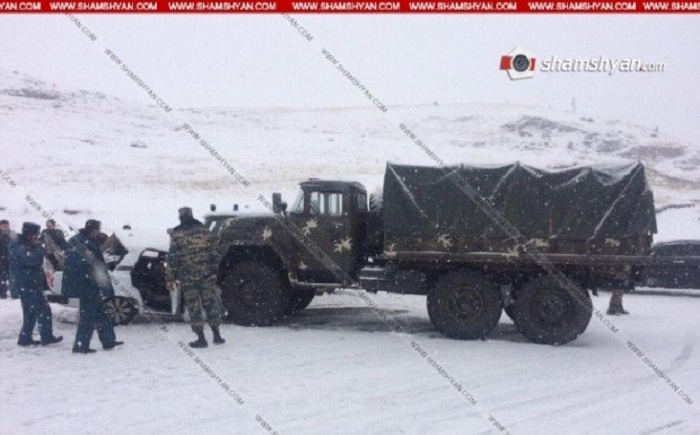 Armenia military truck and car crash, 2 dead - PHOTO