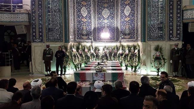 Iran : dernier adieu aux braves pompiers