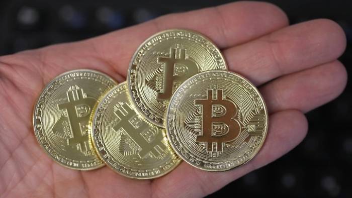 Bitcoin schnellt auf über 15.000 hoch