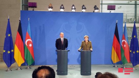 “Münaqişə yalnız sülh yolu ilə həll oluna bilər” - Merkel 