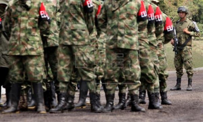 Se desmoviliza un grupo de 24 guerrilleros del ELN, entre ellos un cabecilla