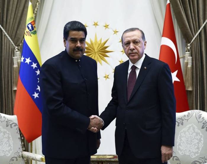 Maduro y Erdogan acuerdan una "nueva era" en las relaciones turcovenezolanas
