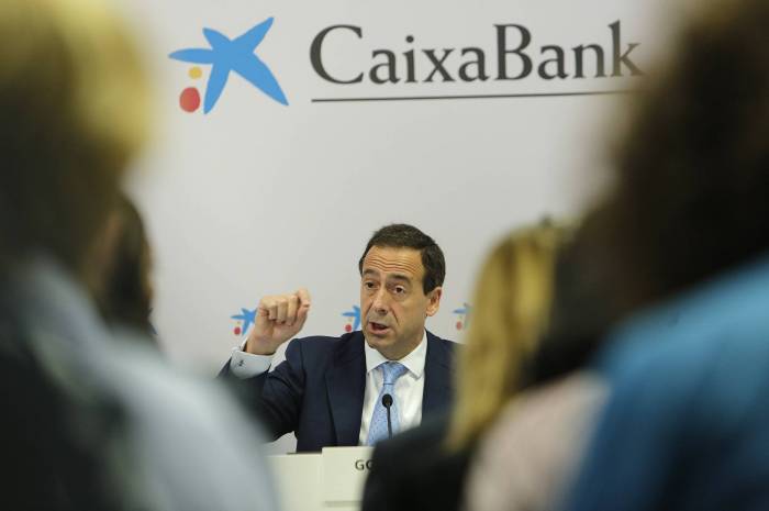 CaixaBank admite que tuvo “un impacto negativo moderado en los depósitos” tras el referéndum