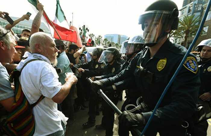California police arrest 6 after clashes between Trump supporters, opponents