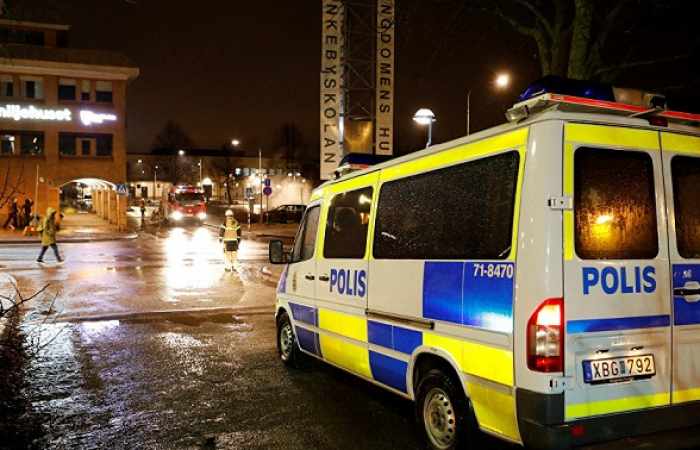 Un camión embiste contra una multitud en la capital sueca (vídeo)