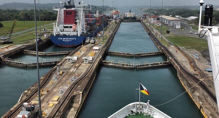 Vuelven a abrir el canal de Panamá tras una década de reconstrucción 