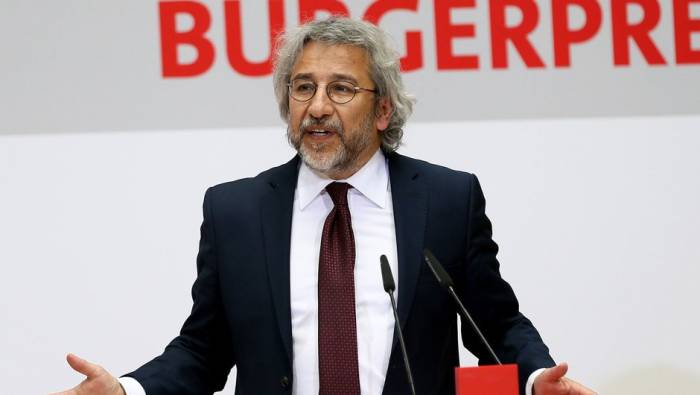 Can Dündar beynəlxalq axtarışa verilib