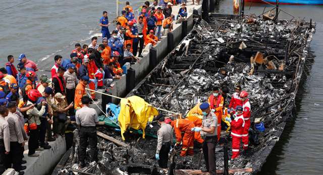 Detienen al capitán del ferry indonesio en el que se quemaron 27 personas