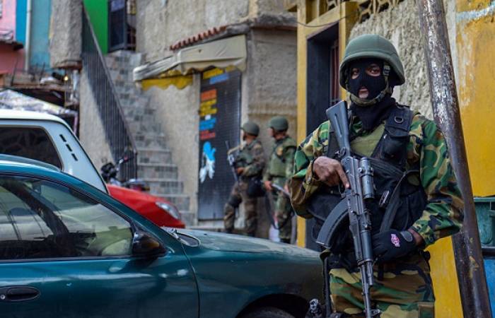 Situación de rehenes al oeste de Caracas deja 5 delincuentes muertos y 3 agentes heridos