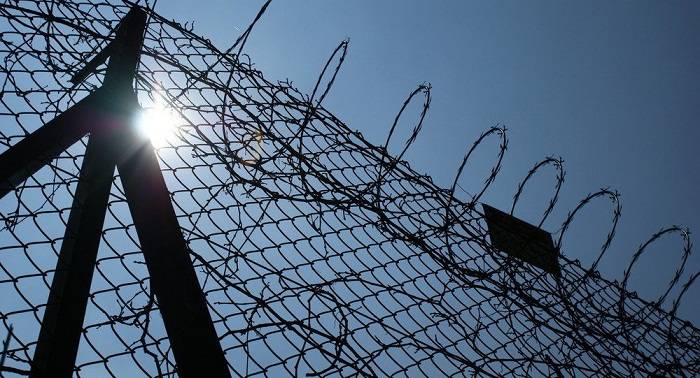 Dos policías muertos en motín de reos en penal del noreste de México