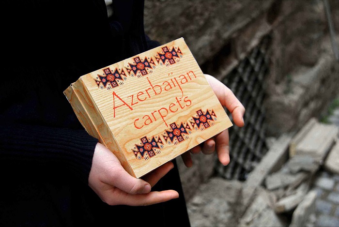 Azerbaijan carpets in cubes - PHOTOS