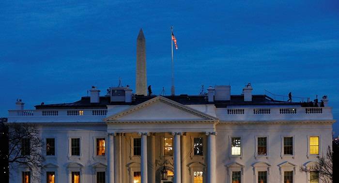 Medios: justicia vigilará a periodistas para hallar filtradores en Casa Blanca