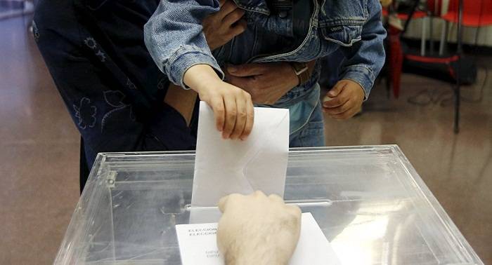 La Fiscalía se querella contra una consejera catalana por la licitación de urnas