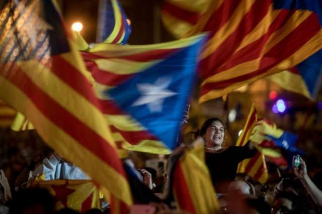 Spain suspends Catalan parliament as it was due to declare independence
