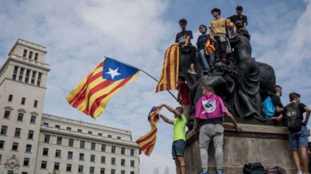 Catalonia crisis in 300 words