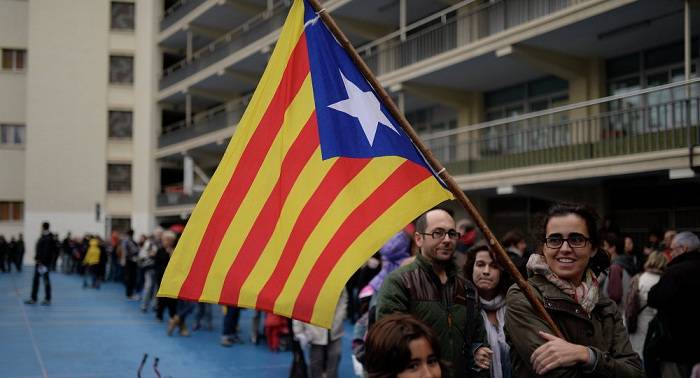 La Comisión Europea rehúsa hacer conjeturas sobre una DUI en Cataluña
