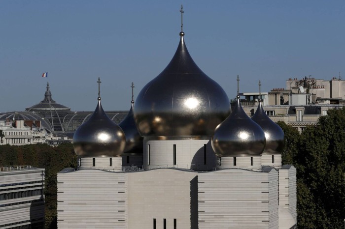 La catedral ortodoxa en París expone las fricciones entre Putin y Hollande