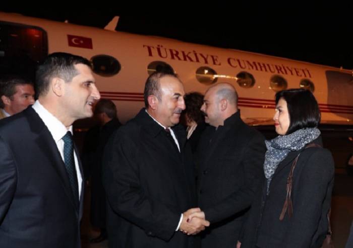 Mevlüt Çavuşoğlu est arrivé à Bakou