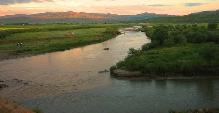 Los armenios contaminan el río de Kurá