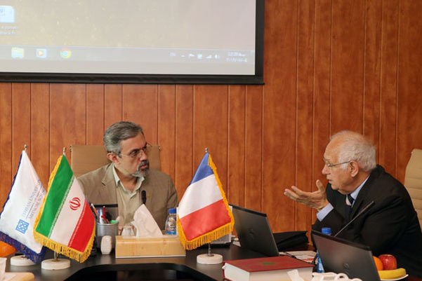 Tehran signe un accord de collaboration médical avec Paris 