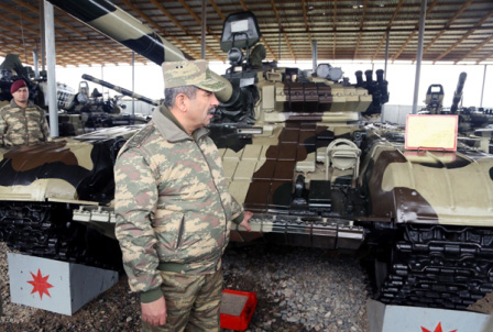 Azerbaijani defense minister checks combat readiness of frontline military units - PHOTO