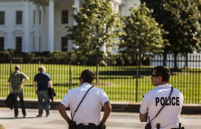 White House under lock down after package found