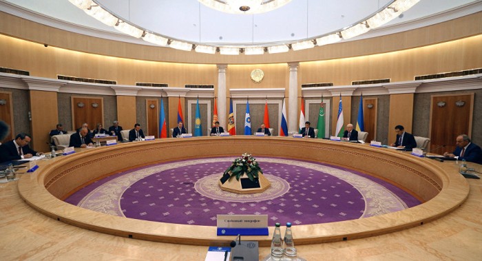 La CEI califica de libres y democráticas las presidenciales en Uzbekistán 