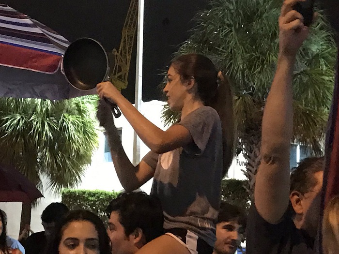 En Floride, on célèbre la mort de Fidel Castro - VIDEO