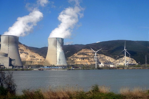 Japon: un gouverneur redemande l`arrêt de deux réacteurs nucléaires