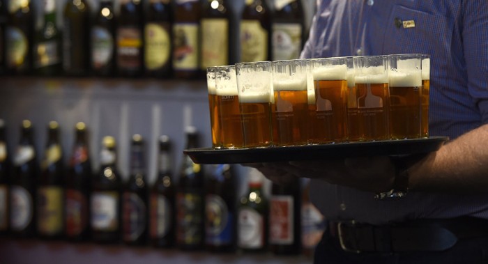 Estudiantes de EEUU elaborarán cerveza en la Luna