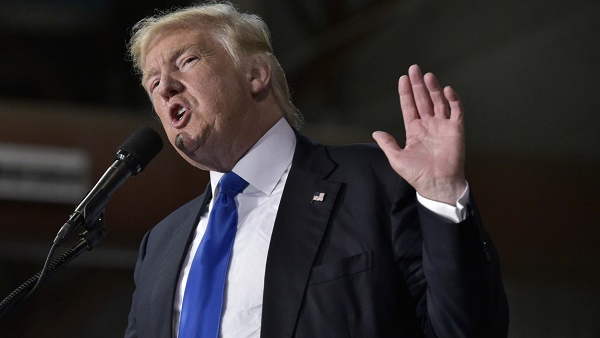 Trump accusé d`avoir détourné l`argent de sa fondation caritative à des fins personnelles