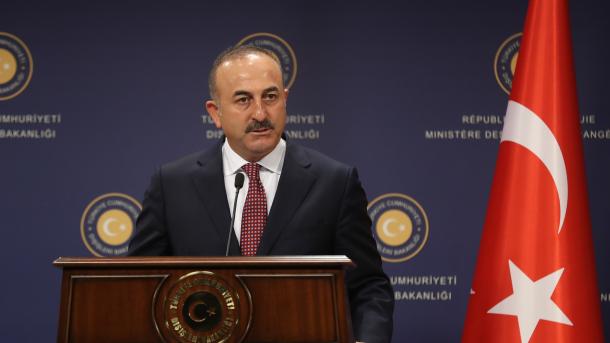 Çavuşoglu negoció con John Kerry el proceso de extradición de Gülen.