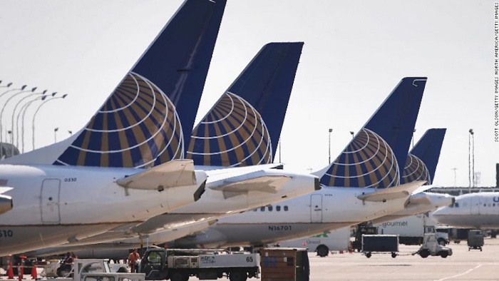 Un problema informático obligó a United Airlines a suspender vuelos domésticos durante una hora