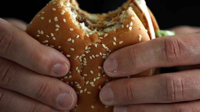 McDonald`s-Mitarbeiter warnt: Essen Sie niemals diesen Burger