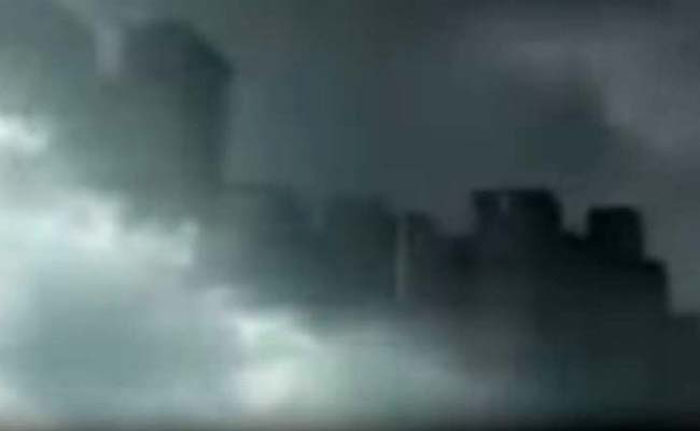 Parallel universe or mirage? Floating city appears in China`s skies - VIDEO