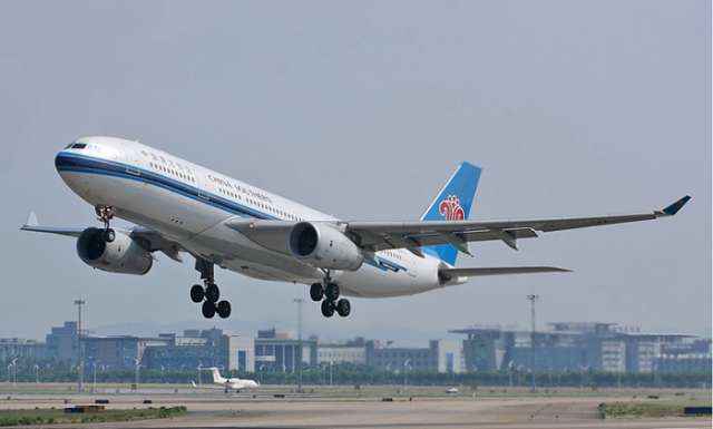 China Southern Airlines eröffnet Fluglinie Baku-Urumqi-Guangzhou