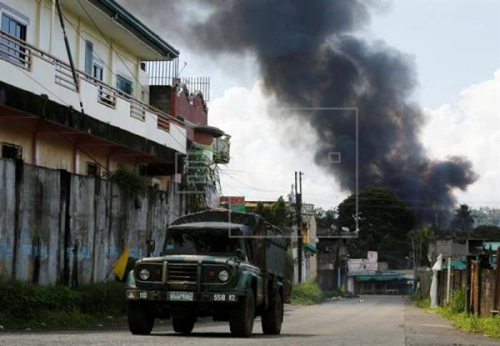 "Cientos o miles" de cuerpos esperan ser recogidos tras los combates en Filipinas