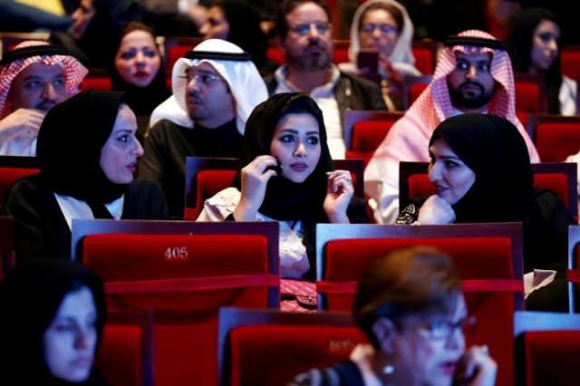 Saudi Arabia says cinemas will be allowed from early 2018