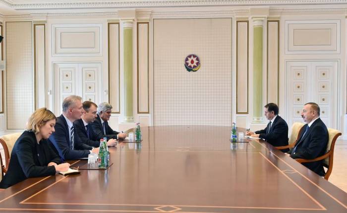 Ilham Aliyev admite a la delegación encabezada por Toivo Klaar