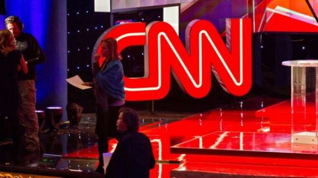 Three CNN journalists resign after Trump aide article removed
