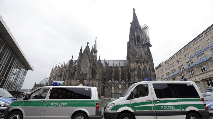 Allemagne: une attaque au couteau aurait blessé une personne à Cologne