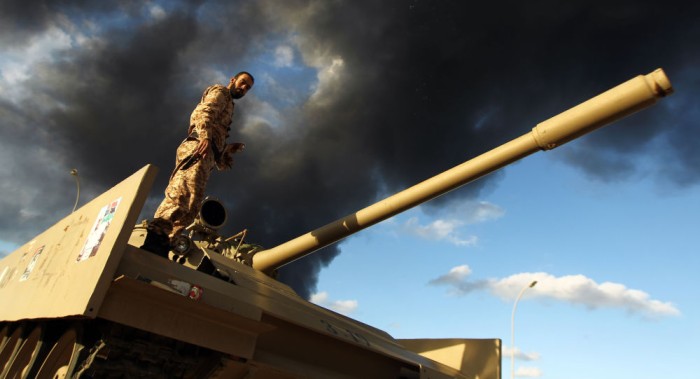 El comandante en jefe de las Fuerzas Armadas de Libia pide armas a Rusia