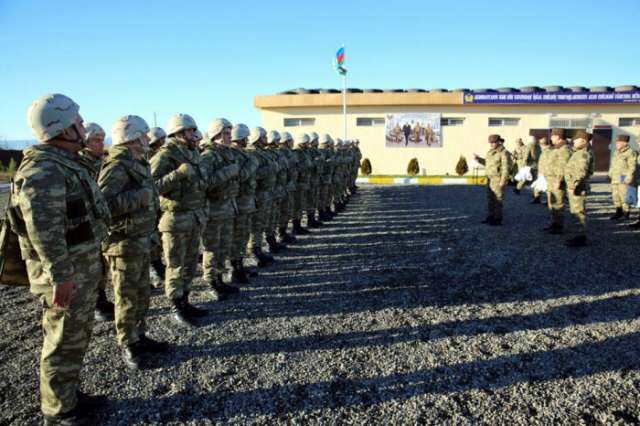 Azerbaijan’s defense minister checks state of combat readiness of units in frontline zone