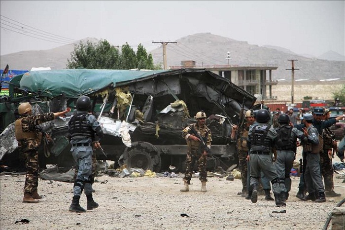 Afghanistan: un attentat contre un convoi policier fait des dizaines de morts