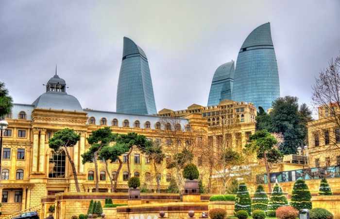Baku hosts int’l conference on tourism