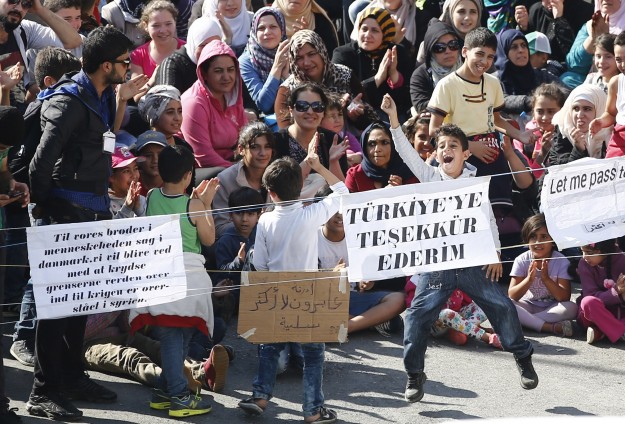 Refugees at Istanbul bus station determined to reach EU