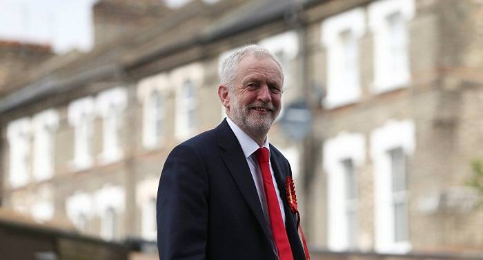 Corbyn llama a May a retirarse después de elecciones generales