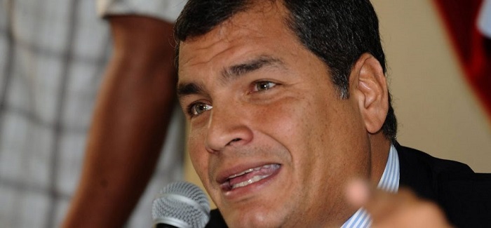 Correa: Dolarización de la economía fue un “suicidio monetario”.