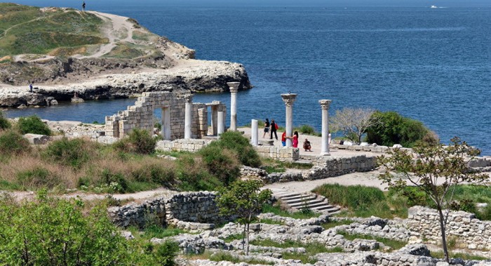 Toda la delegación italiana llega al Foro Económico en Crimea pese a la presión de Kiev
